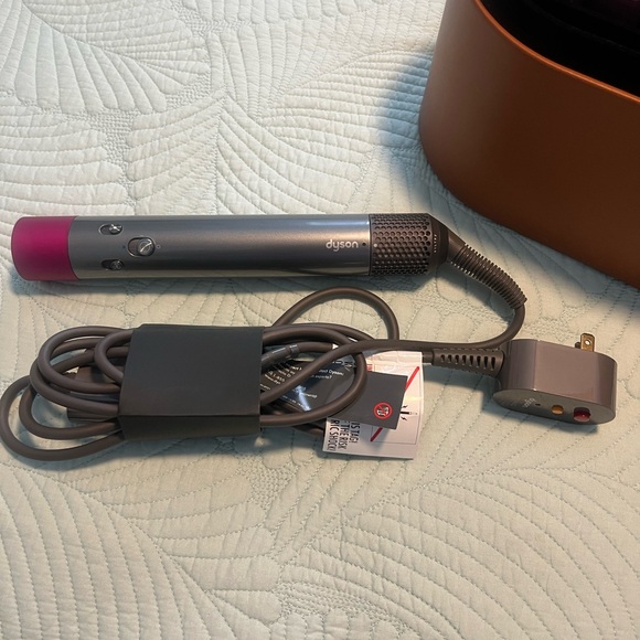 Dyson Airwrap Styler with Pink and Black Attachments - Picture 2 of 7